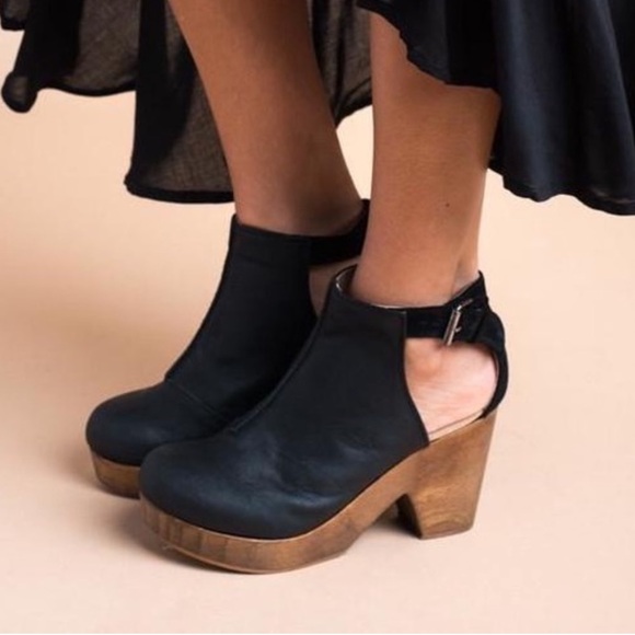 Free People AMBER ORCHARD Clog Black Leather + Suede - Picture 2 of 13